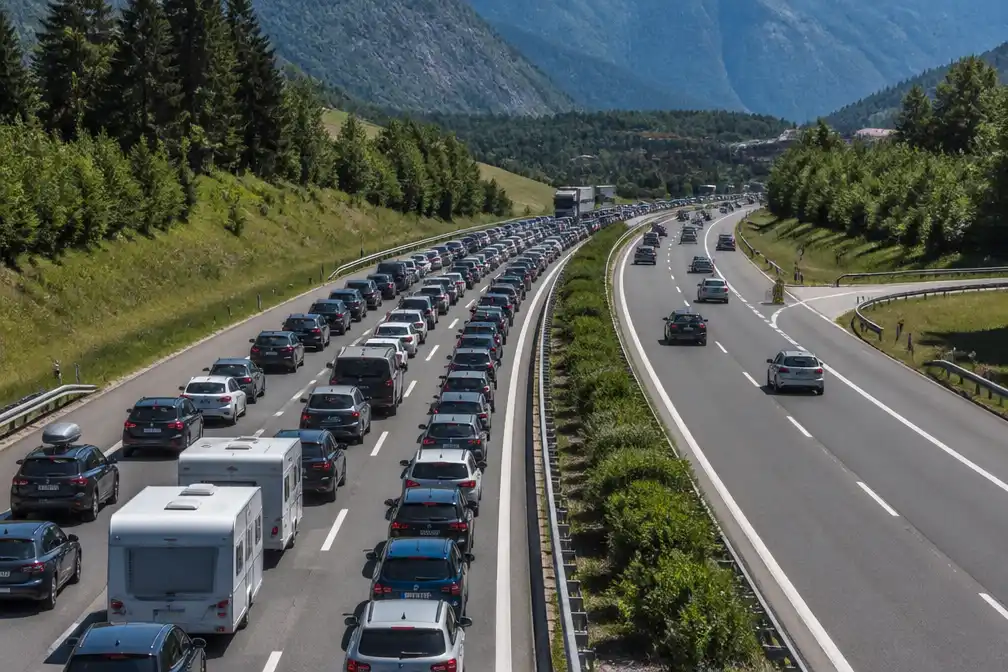 Record van 708 km file in Frankrijk, drie uur wachten bij Gotthardtunnel op 18 juli