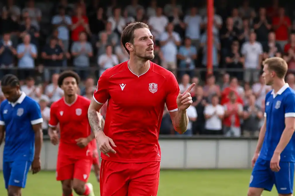 Wout Weghorst scoort bij officieus debuut voor FC Twente in gelijkspel tegen Gent