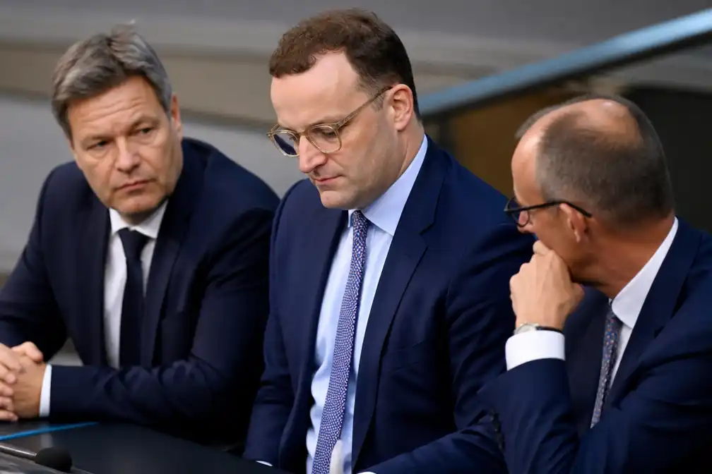 Duitse CDU-partijvoorzitter Jens Spahn stapt op om surrogaatouder controverse
