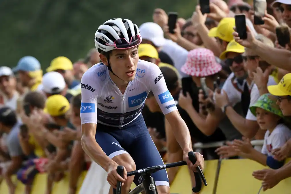 Tiener Paul Seixas (19) geeft Tour de France kleur met witte trui en aanval op podium