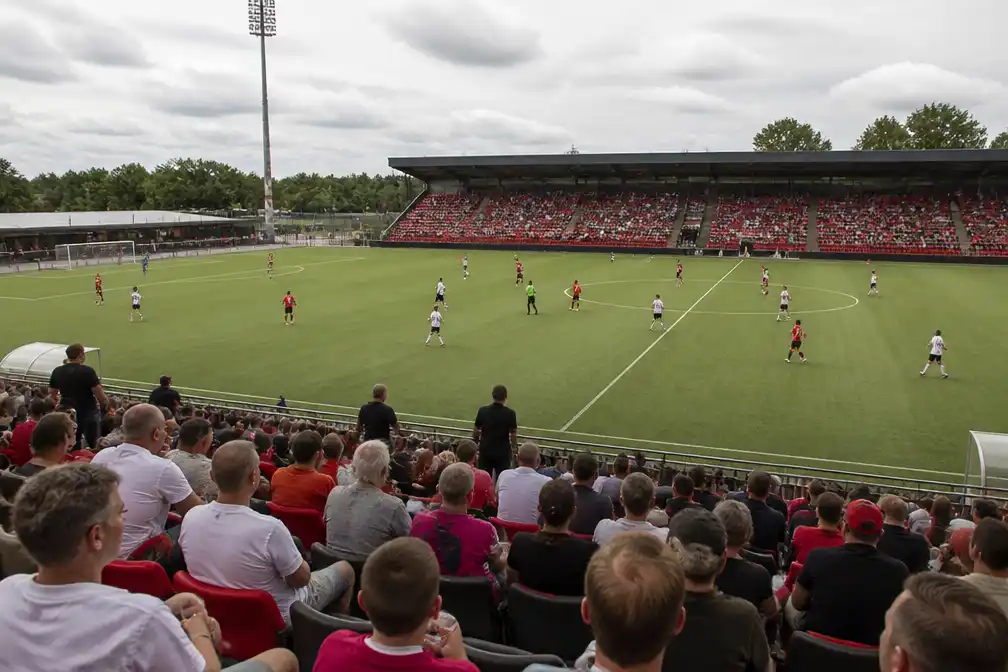 Helmond Sport boekt eerste oefenzege op Open Dag: 3-1 tegen Regioteam