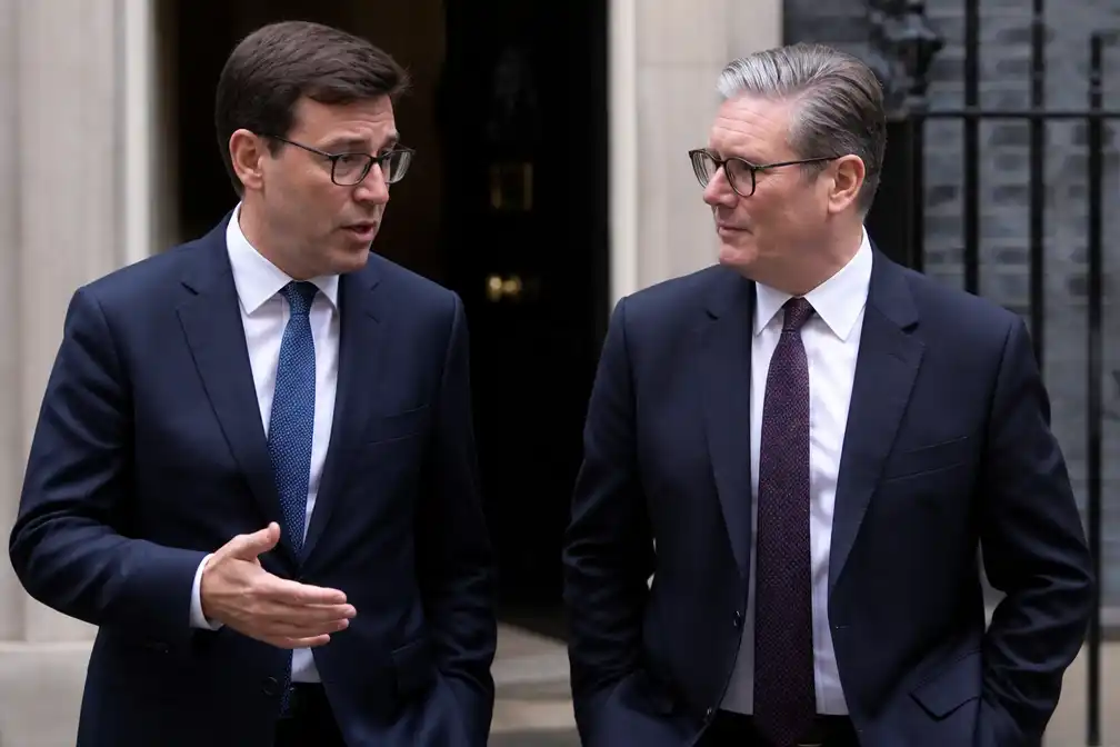 Andy Burnham schrapt digitaal ID-schema, richt zich op kosten levensonderhoud
