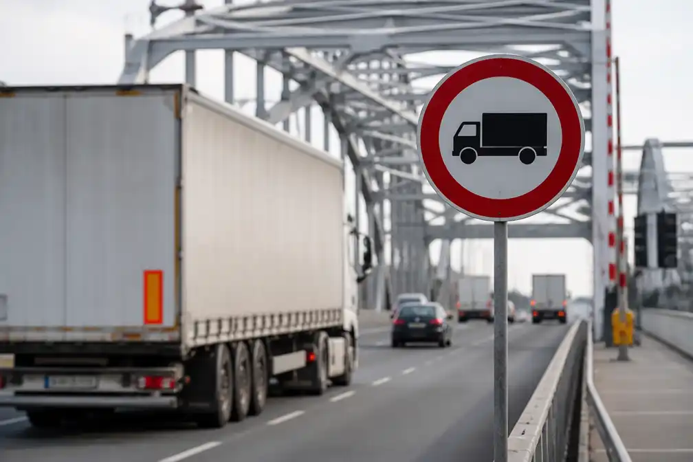 Handhaving vrachtverbod Merwedebrug nog onderwerp van gesprek