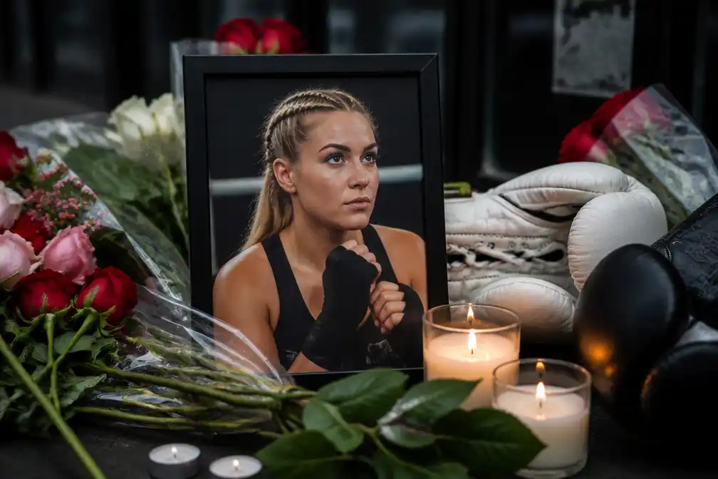 Amerikaanse boksster Hannah Rapp (26) overleden na aanrijding door auto tijdens fietstocht in Texas