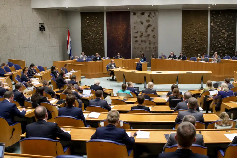 Meerderheid Kamer wil omroep Ongehoord Nederland uit bestel zetten