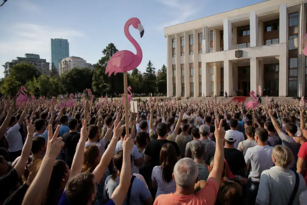 Albanese betogers eisen aftreden premier op vijftigste dag van 'flamingorevolutie'