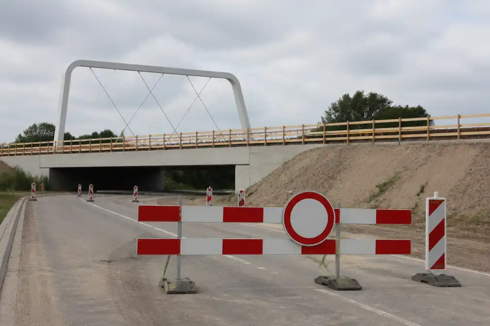 Oplevering Norgerbrug opnieuw vertraagd door klein vogeltje, ondernemers gedupeerd