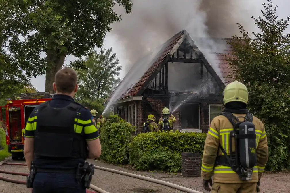 Zwaargewonde bij woningbrand in Bovensmilde waar eerder drugslab was