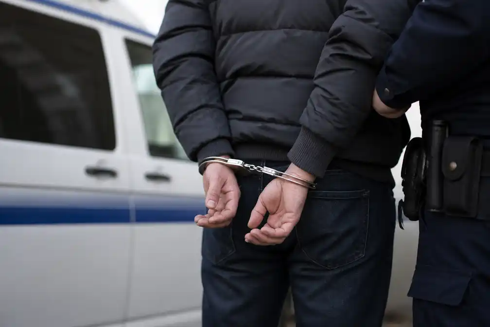 Tot 32 maanden cel voor phishing op ouderen in Hasselt