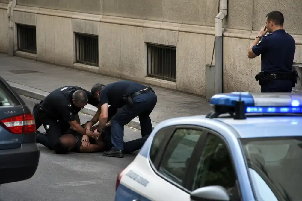 Marokkaanse man sterft bij arrestatie in Bologna, Italië opent onderzoek