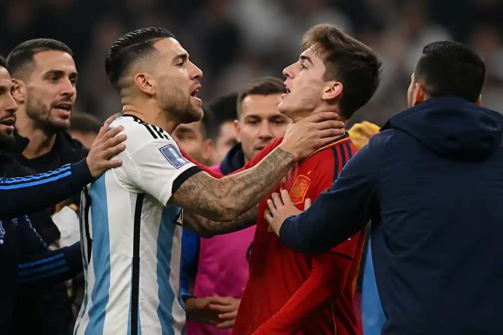 FIFA onderzoekt Leandro Paredes om geweld na WK-finale