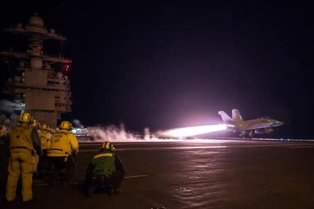VS lanceert nieuwe aanvallen op Iran; Trump dreigt met vergelding voor doden