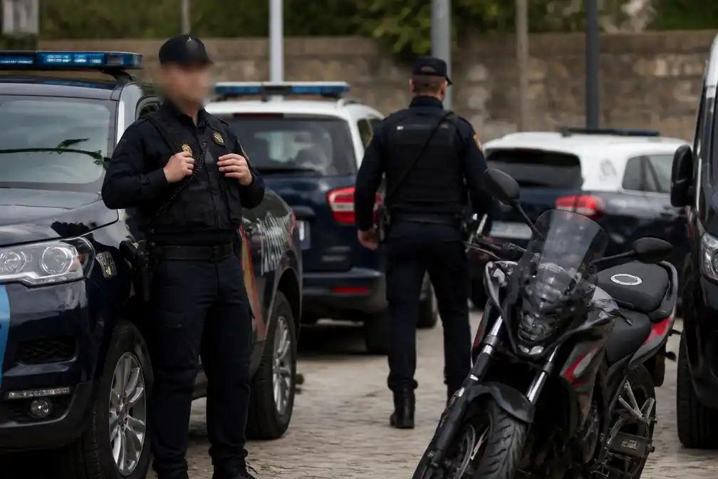 Vlaamse man (53) steekt B&B van ex-partner in brand aan Costa Brava, vlucht op motor