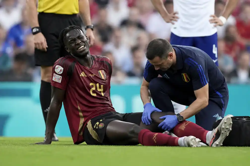 Belgisch international Amadou Onana negen maanden out na knieoperatie