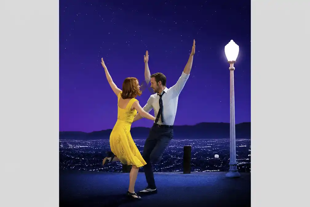 Lionsgate past 'scheve' hand van Ryan Gosling aan op poster La La Land voor 10-jarig jubileum