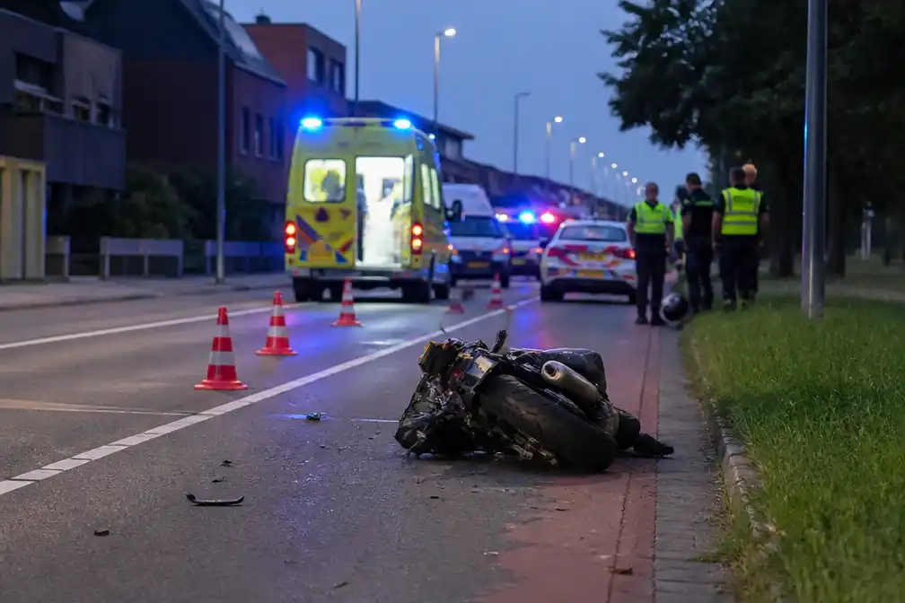 21-jarige motorrijder uit Kortrijk zwaargewond bij val in Bellegem