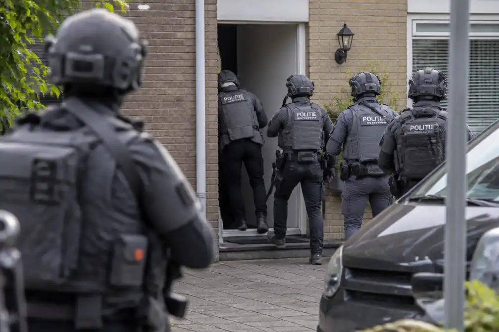 Politie waarschuwt na 'swatting'-inval met moeder en dochter onder schot
