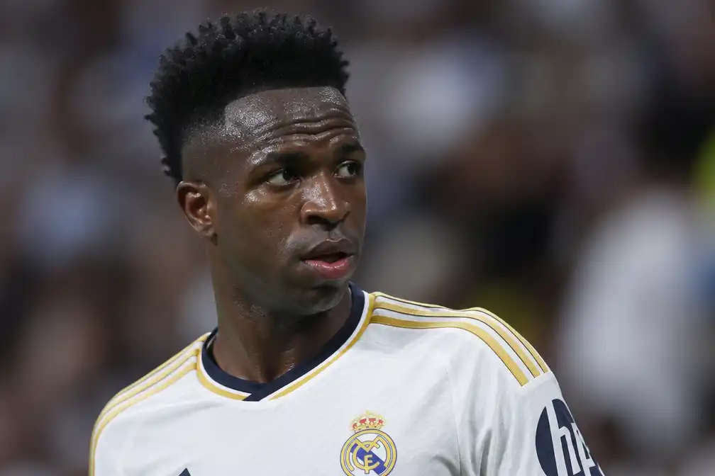 Real Madrid-ster Vinicius Jr. ondergaat cosmetische kaakingreep, verrast fans met nieuw uiterlijk
