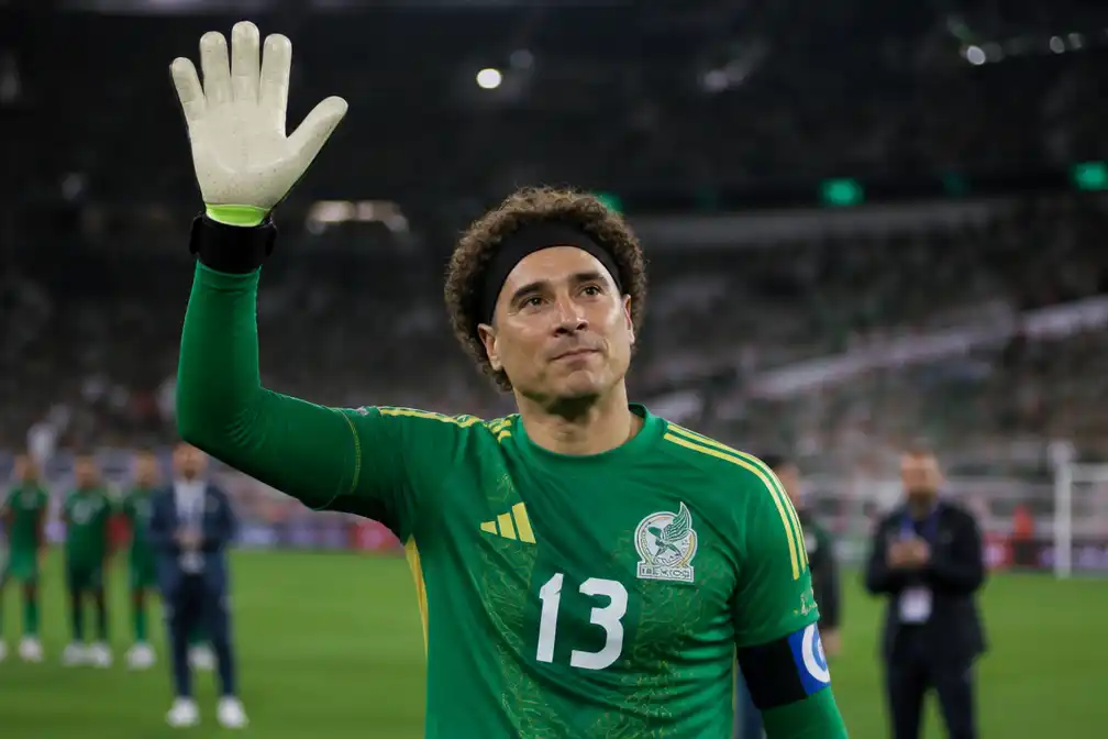Mexicaanse keeper Guillermo Ochoa stopt na recordaantal van zes WK's