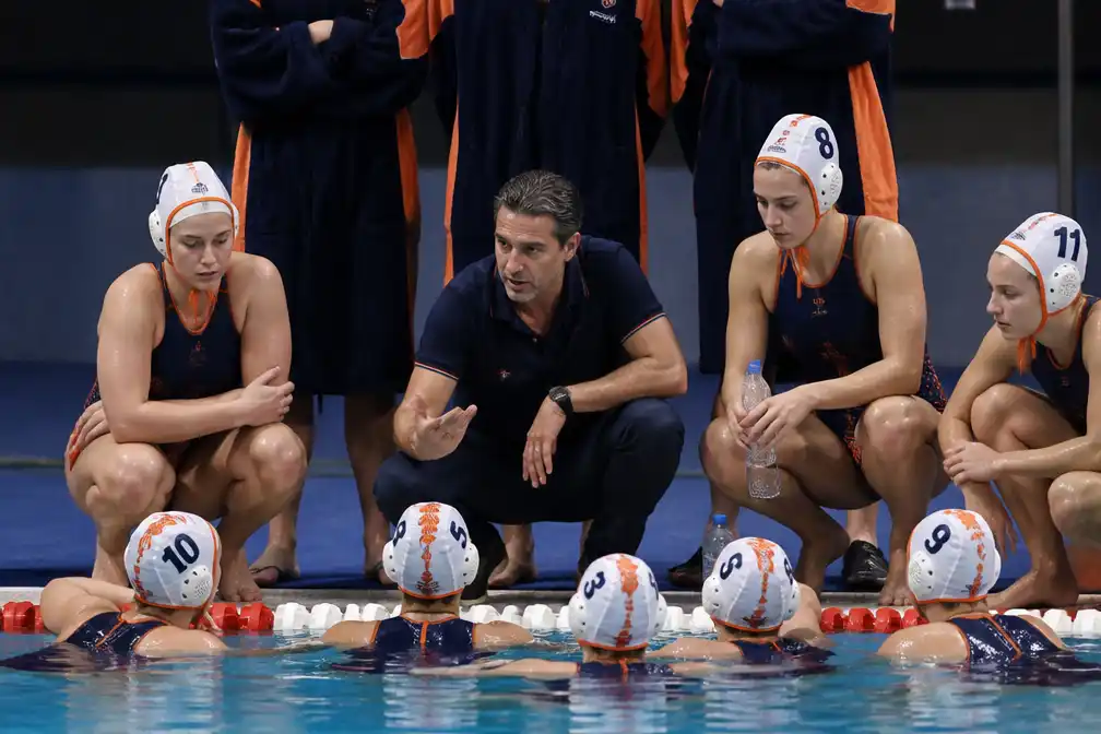 Nederlandse waterpolosters verliezen met 6-11 van Rusland in kwartfinale World Cup
