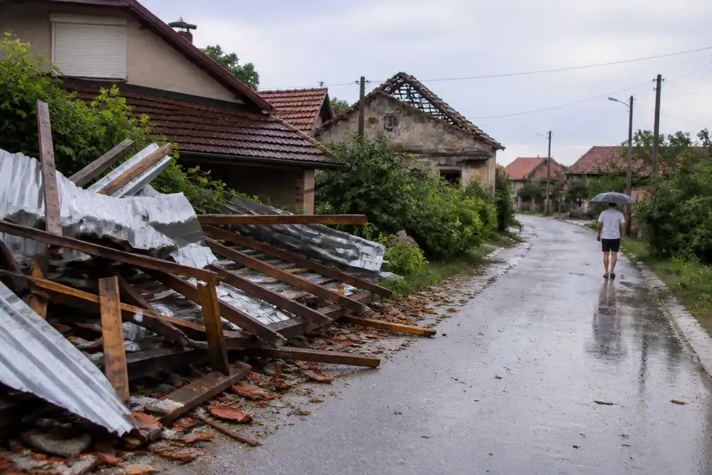 Een dode en dertien gewonden na zware onweersbuien op de Balkan