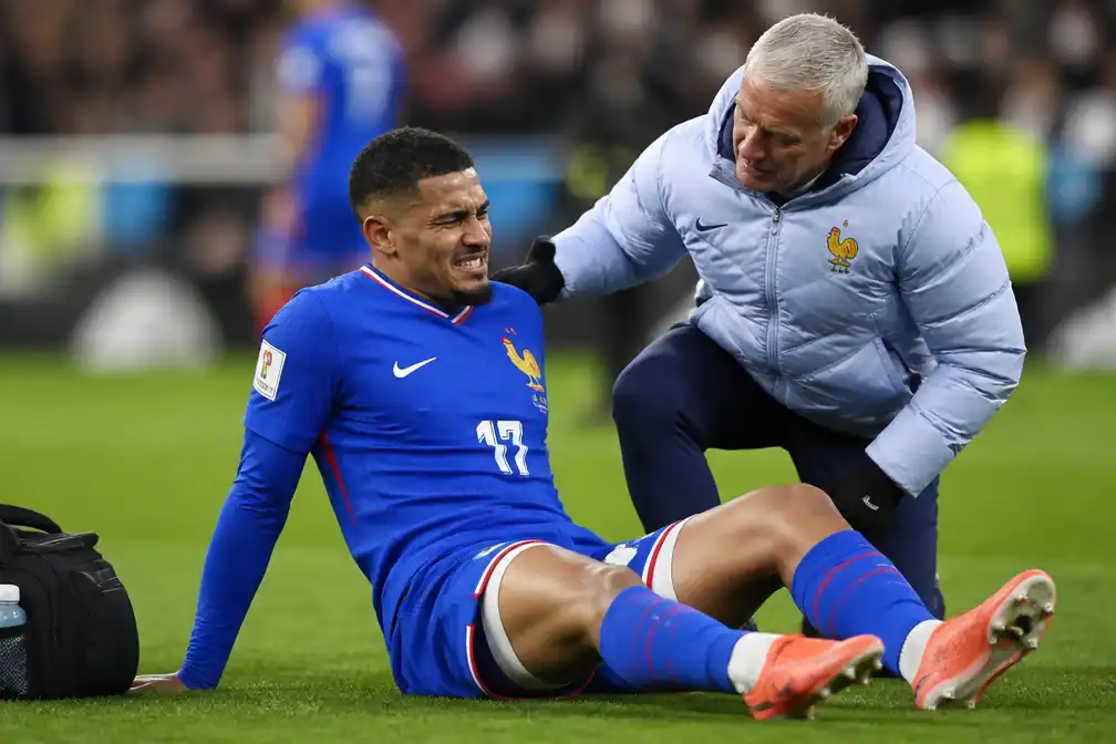 Arsenal-verdediger William Saliba lange tijd uit met rugblessure