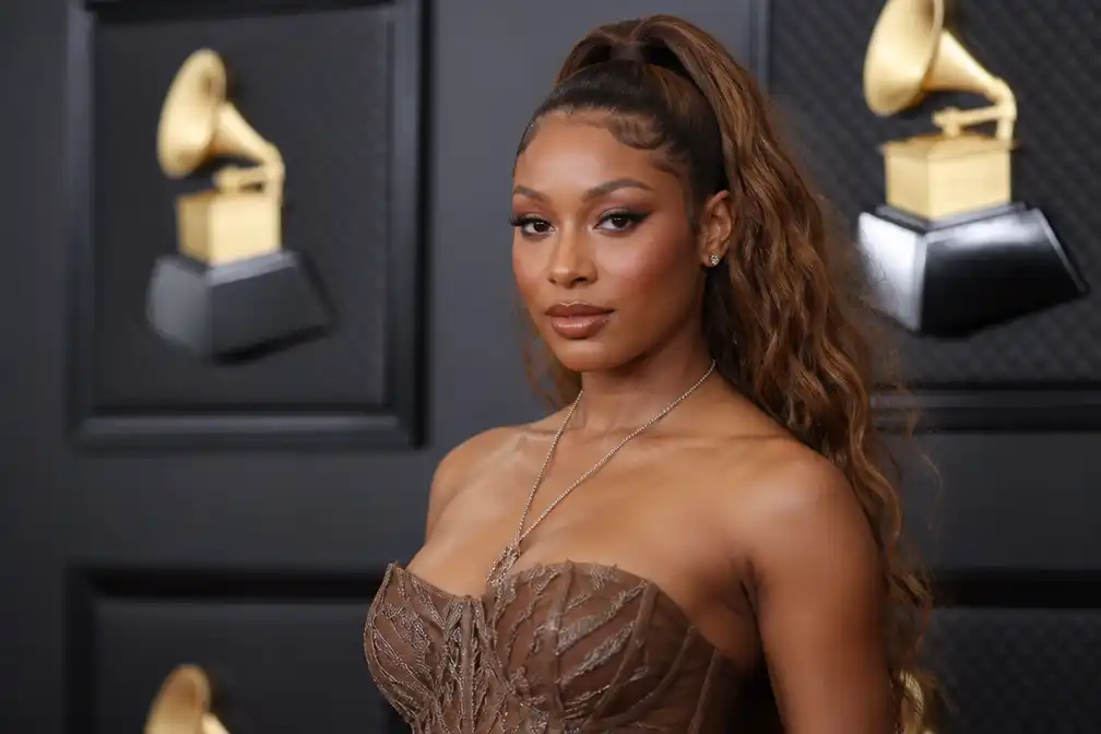 Victoria Monét kondigt tweede album 'Frequency of Love' aan voor oktober