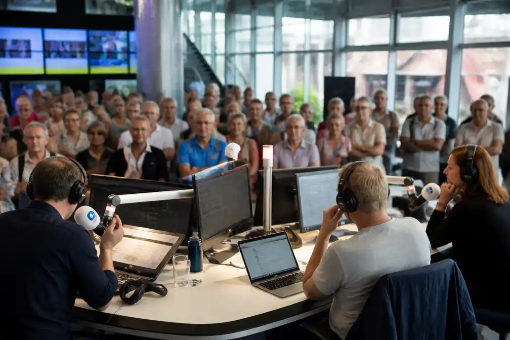 NPO Radio 1 Tourcafé krijgt veel aanmeldingen na komst André van Duin