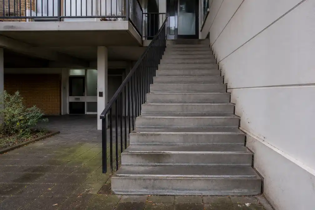 Celstraf voor Duitser die buurman van betonnen trap duwde om hiv-folders