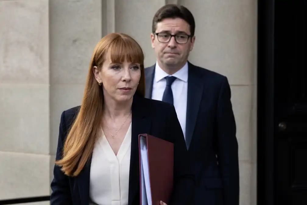 Angela Rayner weigert ontslagvergoeding van £17.000 terug te betalen na terugkeer in kabinet