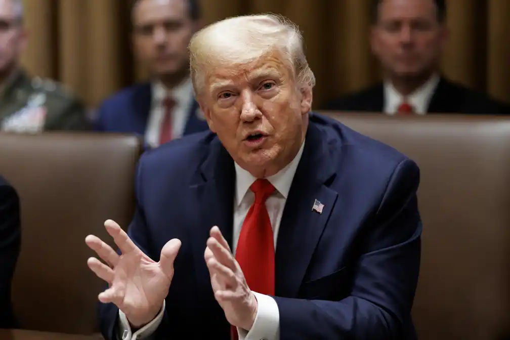 Trump zegt dat hij dicht bij besluit staat over 'massale' aanval op Iran