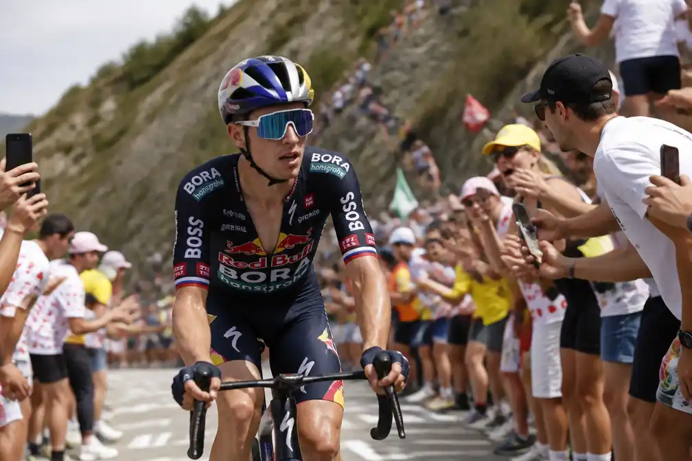 Evenepoel huiverig voor fans op Alpe d'Huez, teambaas lyrisch over Belg