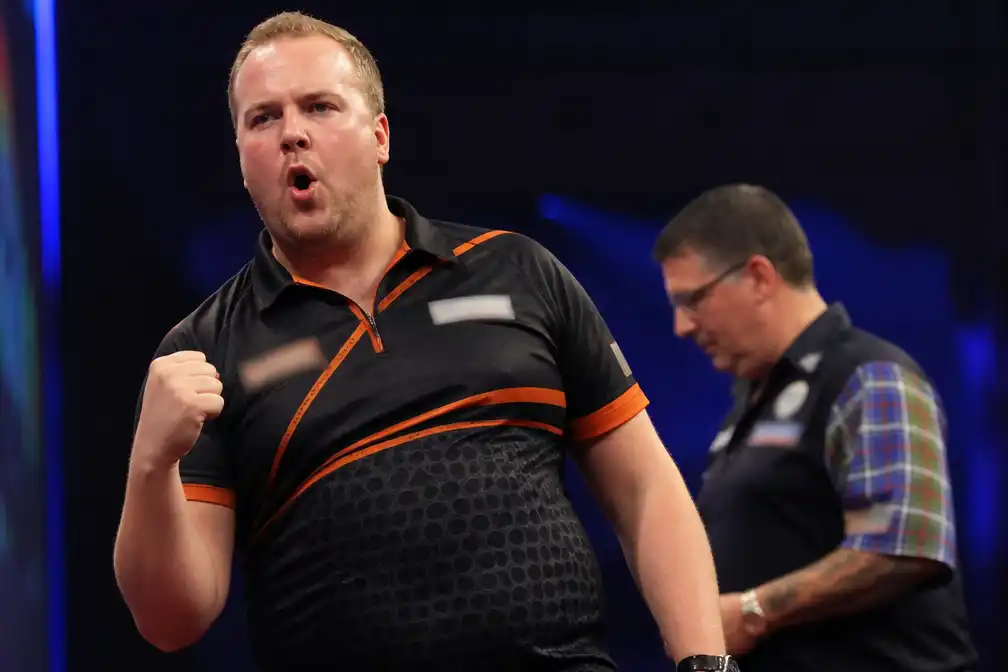 Van Duijvenbode verslaat Anderson (16-13) en staat in halve finale World Matchplay