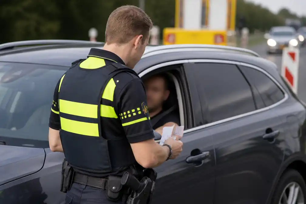 Belg (27) betrapt met 145 km/u in Nederlandse wegenwerken, onder invloed