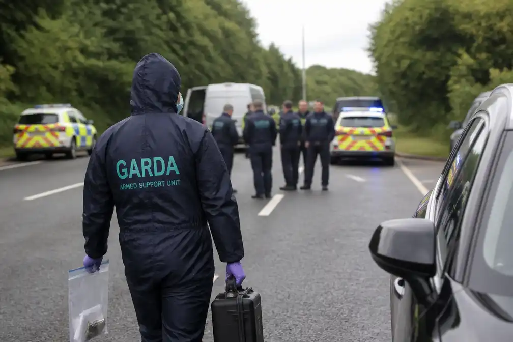 Politie onderschept ‘zeer geavanceerde’ bom in County Monaghan, twee arrestaties