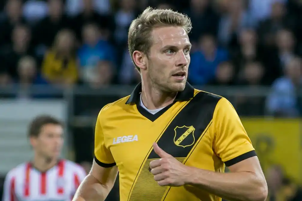 Gedegradeerd NAC Breda versterkt zich met Mats Seuntjens voor twee seizoenen