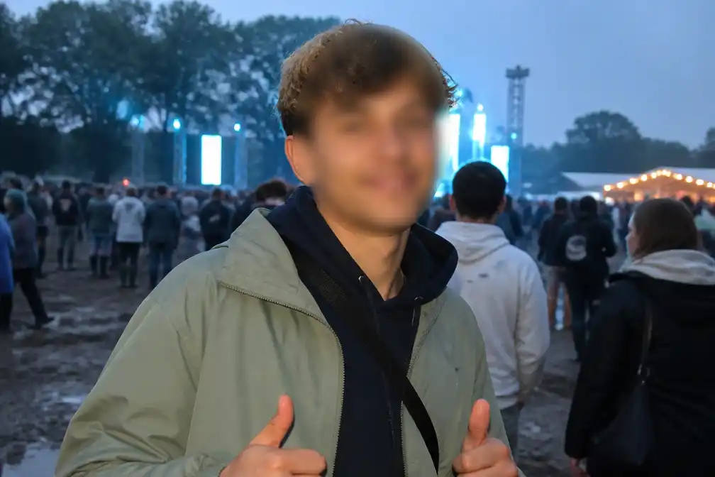 20-jarige Thys overlijdt plotseling op festival De Veenhoop; crowdfunding voor uitvaartkosten