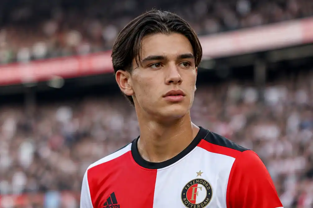 Shaqueel van Persie noemt debuutseizoen een rollercoaster: goals, blessure, ontslag vader