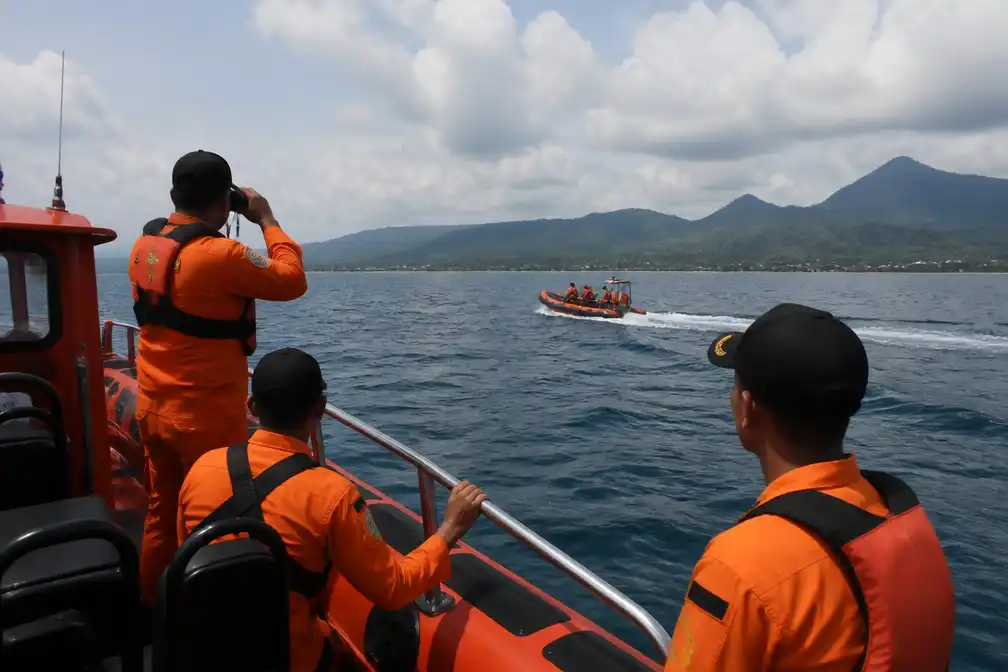 Zoektocht naar vermiste boot met 11 Europese toeristen, onder wie 5 Nederlanders, bij Sulawesi