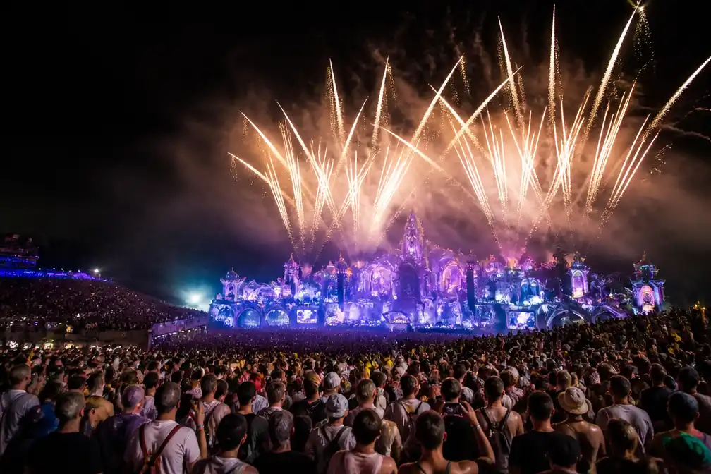 Tomorrowland tweede weekend van start met vuurwerk ondanks droogtecode oranje