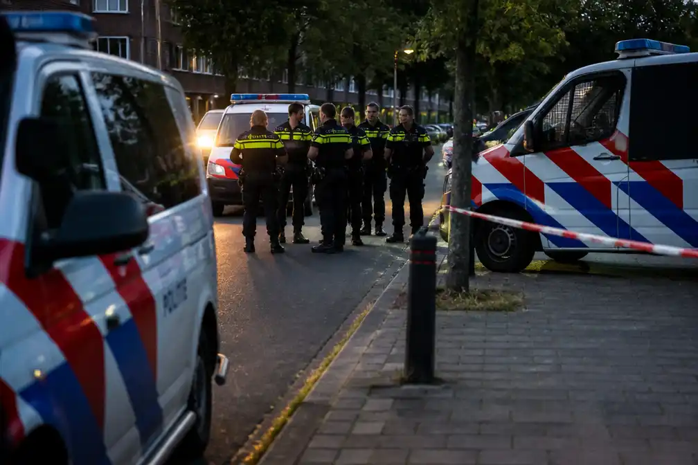 Politie schiet verdachte neer bij aanhouding in Apeldoorn, man gewond