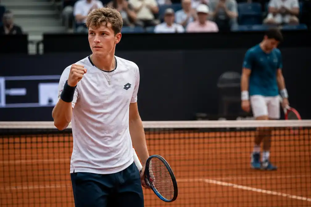 Alexander Blockx bereikt eerste ATP-finale na thriller in Estoril