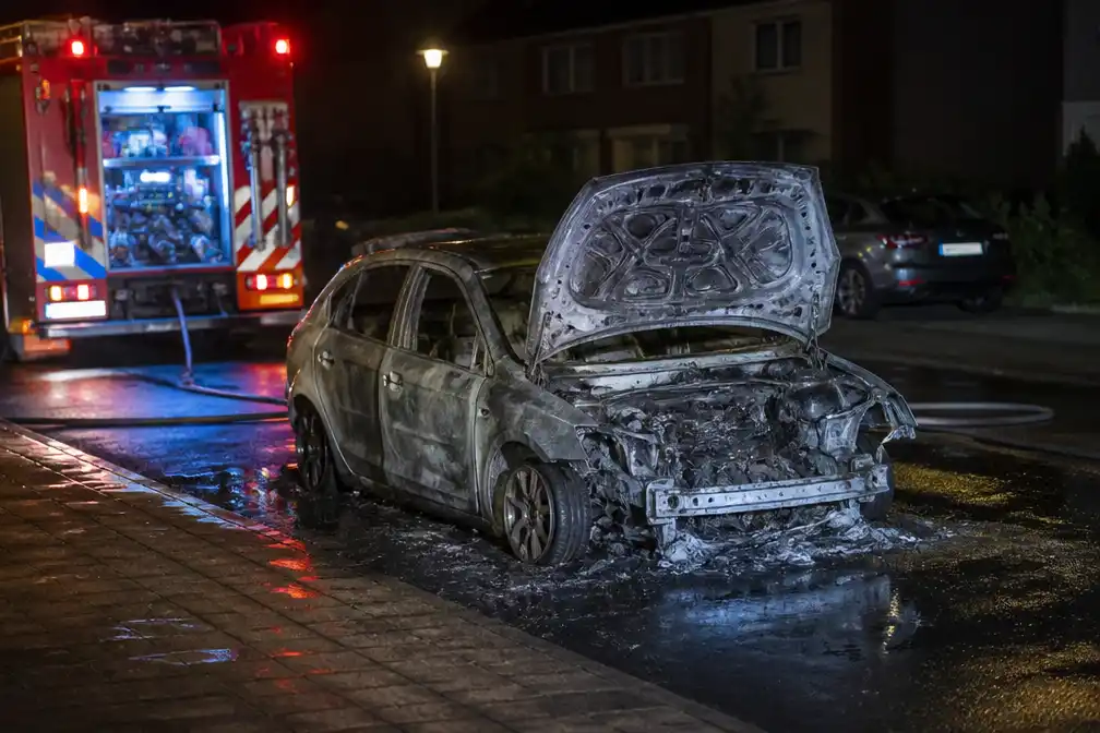 Autobranden gemeld in Heerlen en Geesteren in de nacht