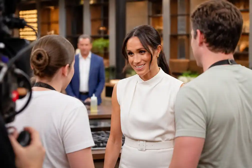 MasterChef Australië deelt beelden achter de schermen met Meghan als gastjurylid