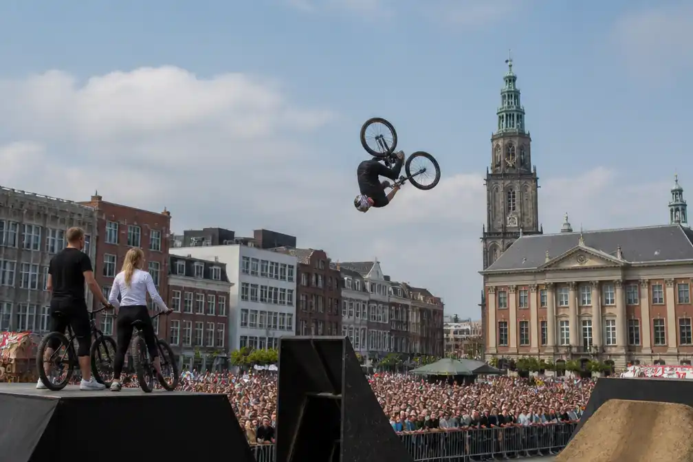 Red Bull District Ride voor het eerst in Nederland met 20.000 toeschouwers in Groningen