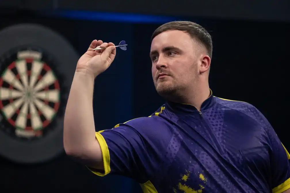 Luke Littler (19) als eerste darter ooit over 3 miljoen pond aan prijzengeld