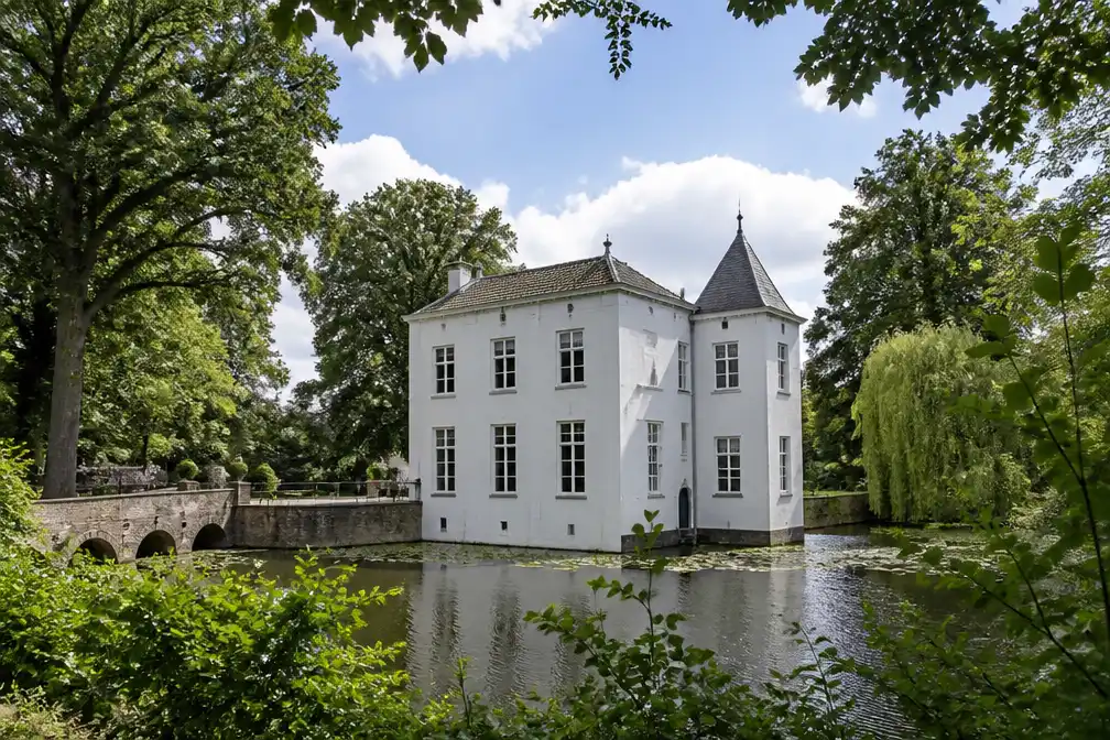 Jonkheer zet sprookjeskasteel in Terwolde te koop na bijna 30 jaar