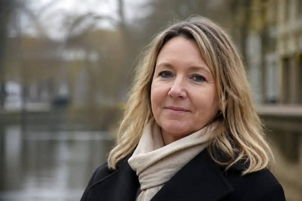 Winter vol liefde-Karine Lintvelt meldt zich aan voor nieuw datingprogramma, dreigt dakloos te worden