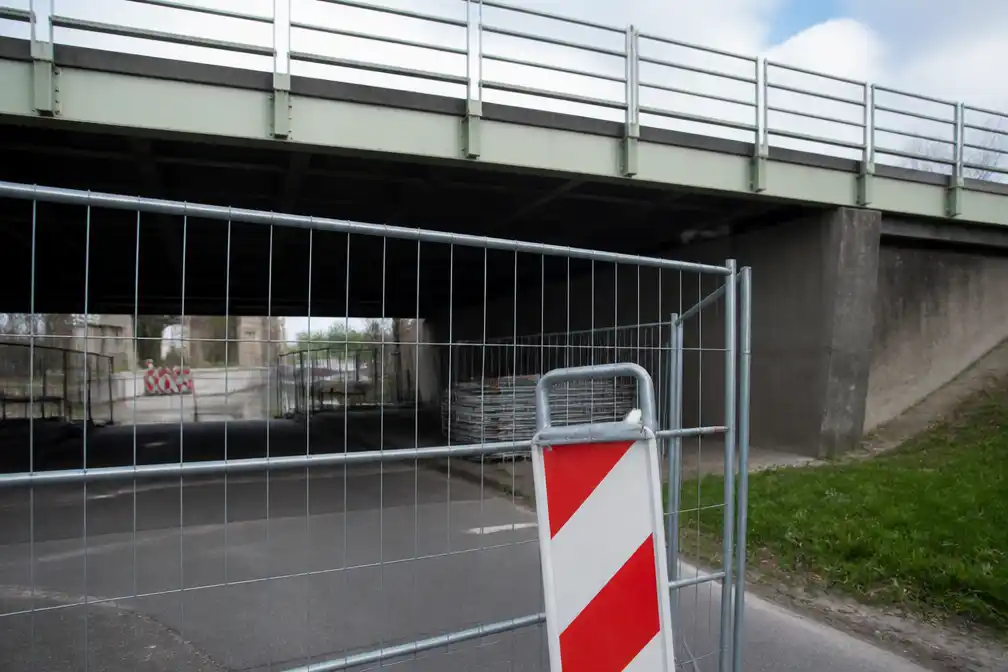 Broedende zwaluw legt Drents brugproject stil, kost 1,5 miljoen euro, zegt Van Gaal