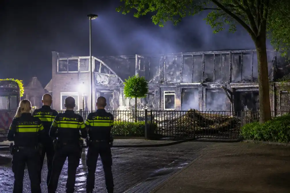 Minderjarige aangehouden na brand in jeugdzorgcentrum Beekbergen, politie vermoedt brandstichting